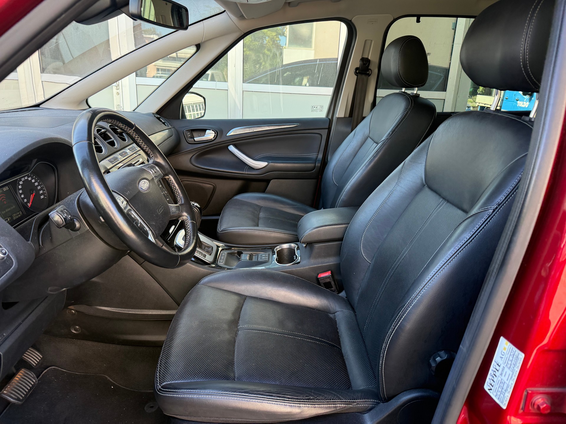 FORD S-Max 2.0 TDCi TitaniumS PowerShift-image-5