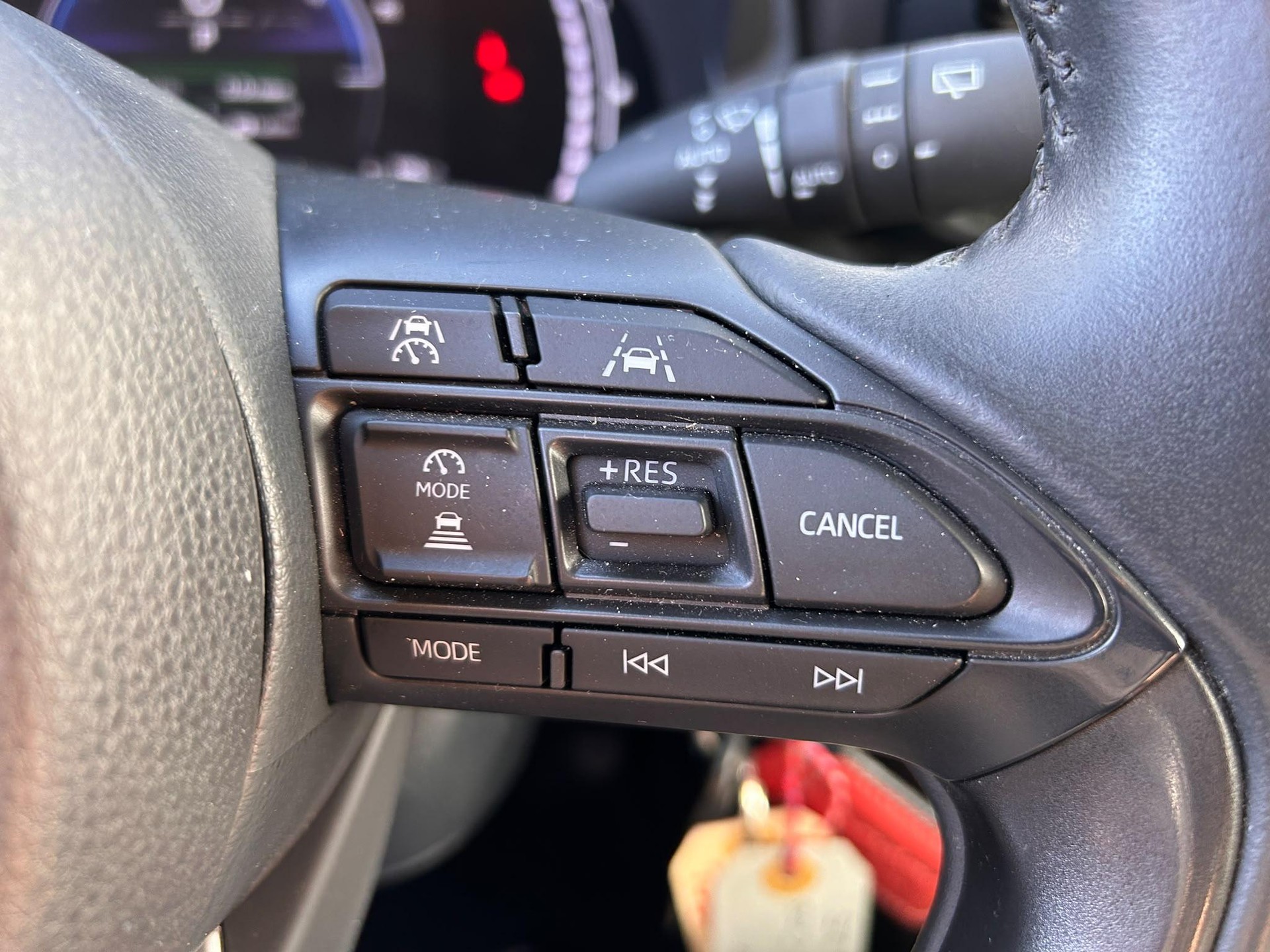 TOYOTA Yaris Cross 1.5 VVT-i HSD Comfort AWD-i-image-9
