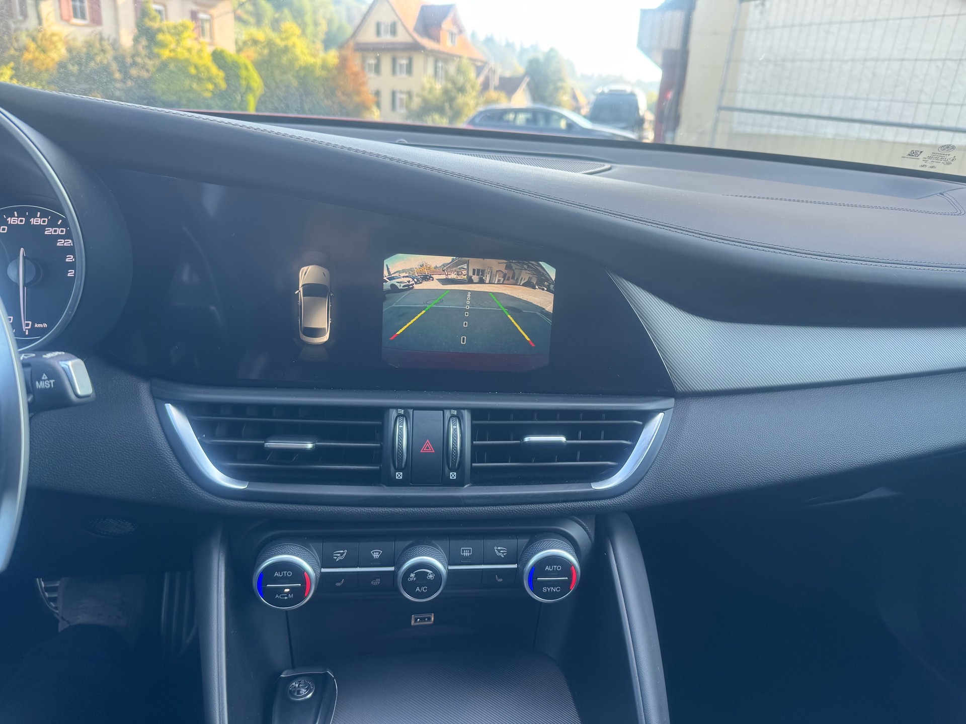 ALFA ROMEO Giulia 2.0 Veloce 280 PS Q4 Sky-image-9