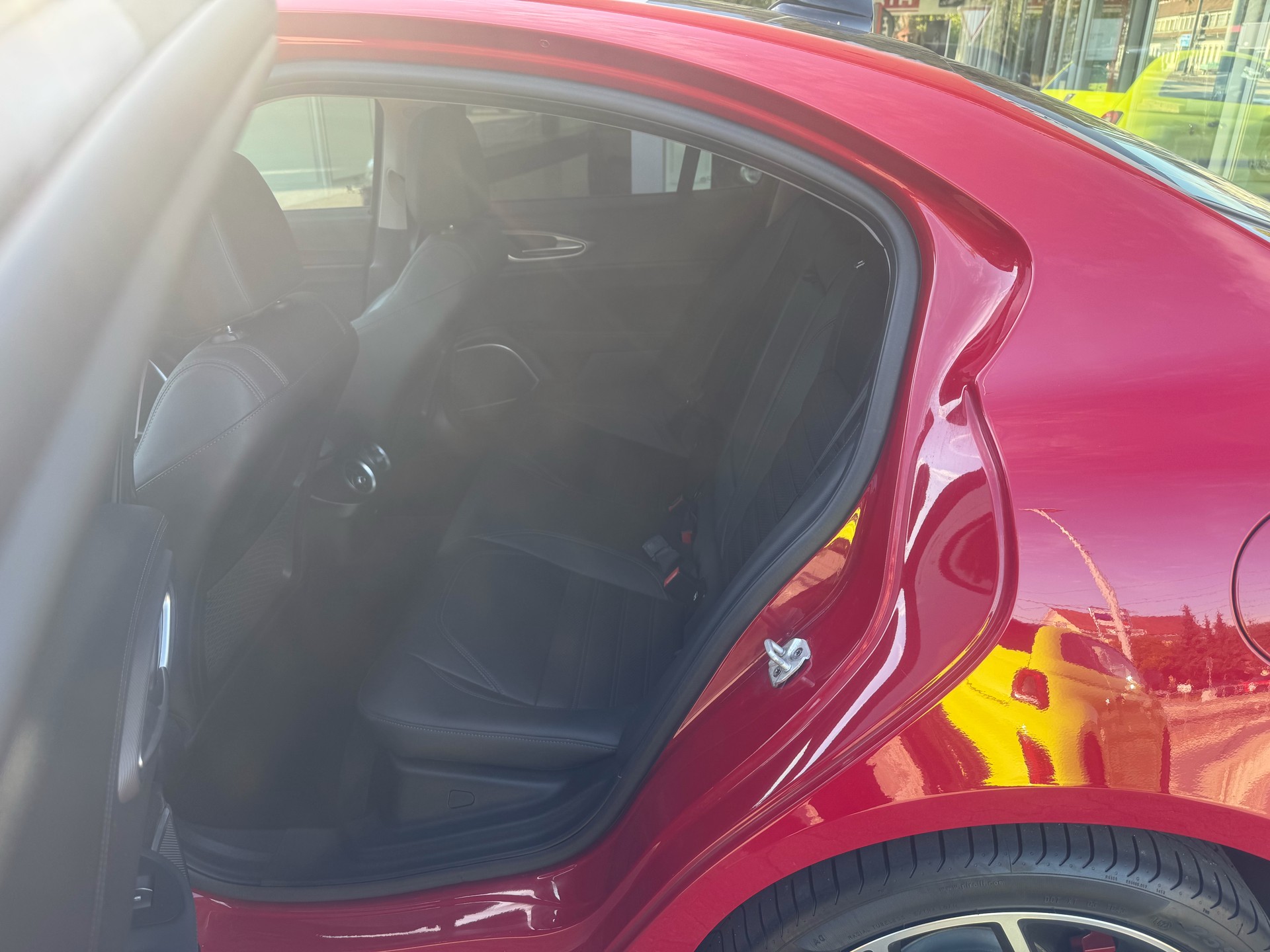 ALFA ROMEO Giulia 2.0 Veloce 280 PS Q4 Sky-image-11