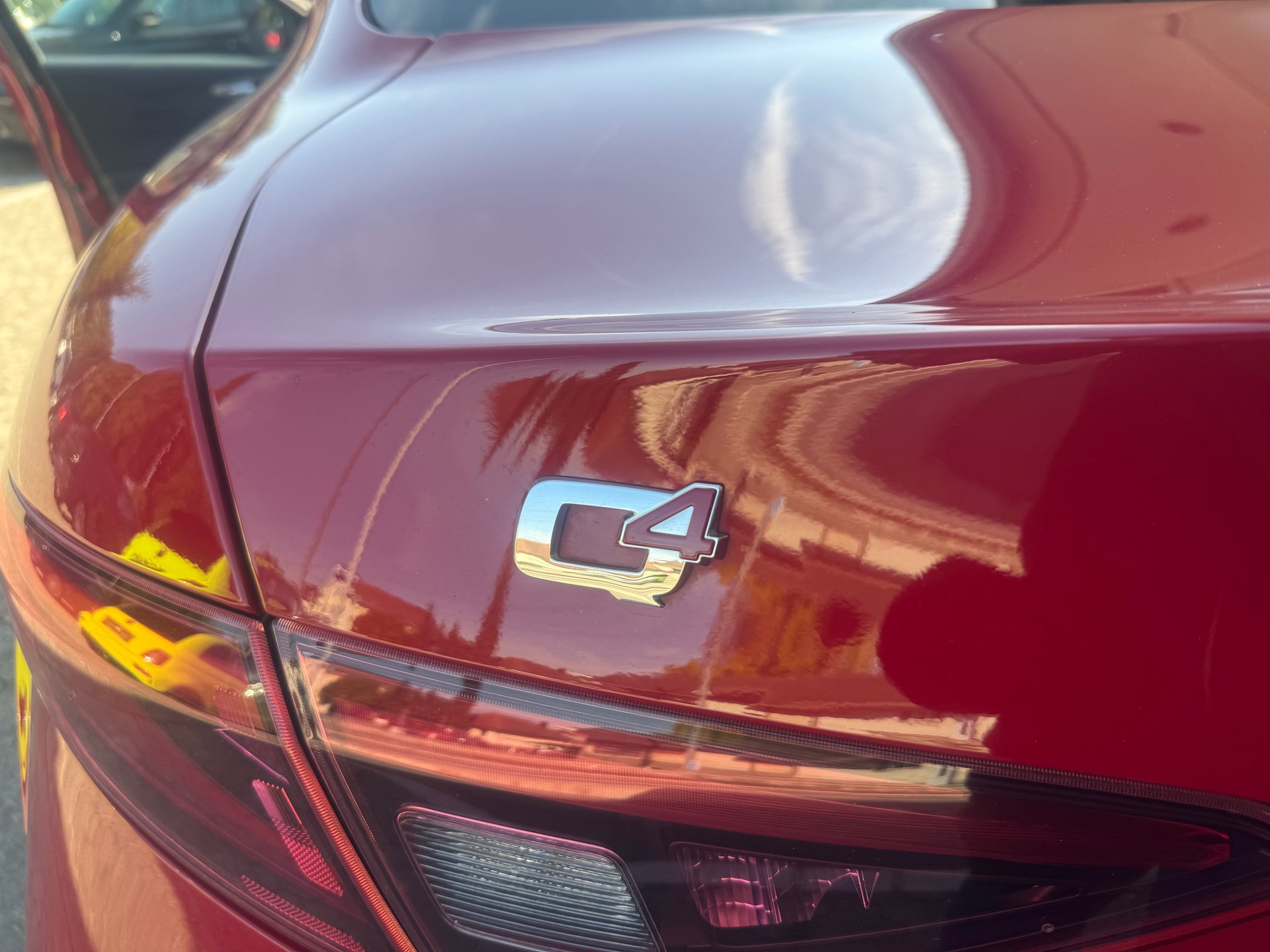 ALFA ROMEO Giulia 2.0 Veloce 280 PS Q4 Sky-image-13