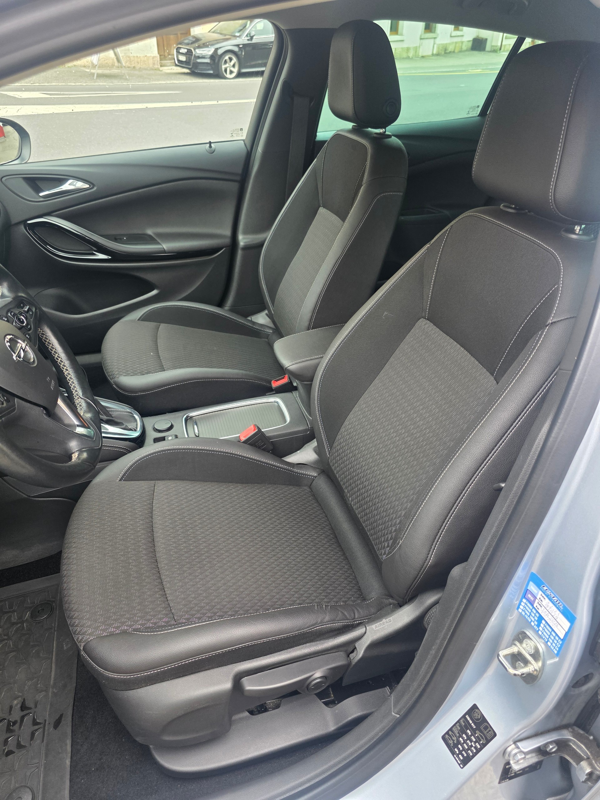 OPEL Astra 1.4i Turbo Excellence Automatic-image-9