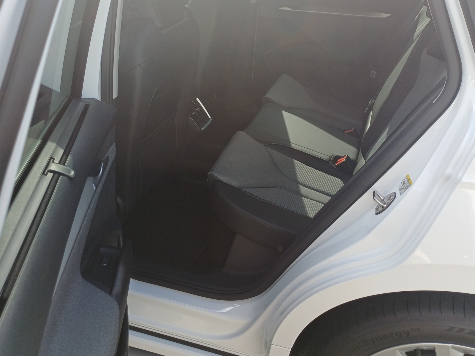 SKODA Enyaq 85x Dynamic 4x4-image-11