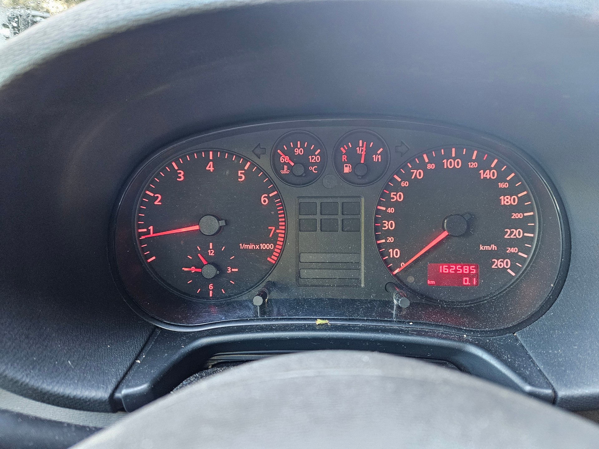AUDI 1.6 Ambiente-image-5