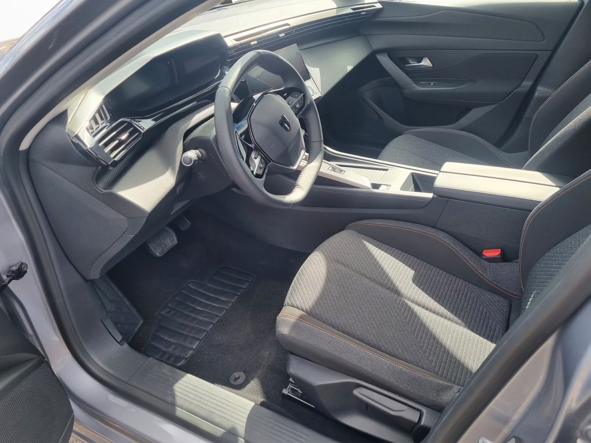 PEUGEOT 308 SW 1.2 Hybrid Style-image-6