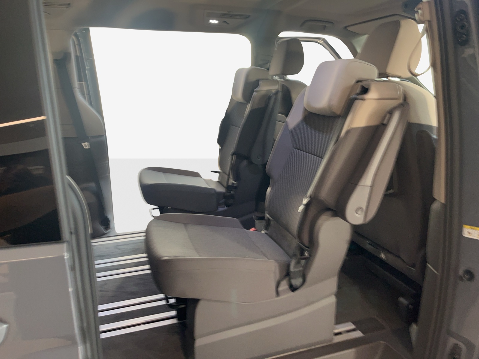 VW Multivan 2.0 TDI Trend Liberty DSG-image-2