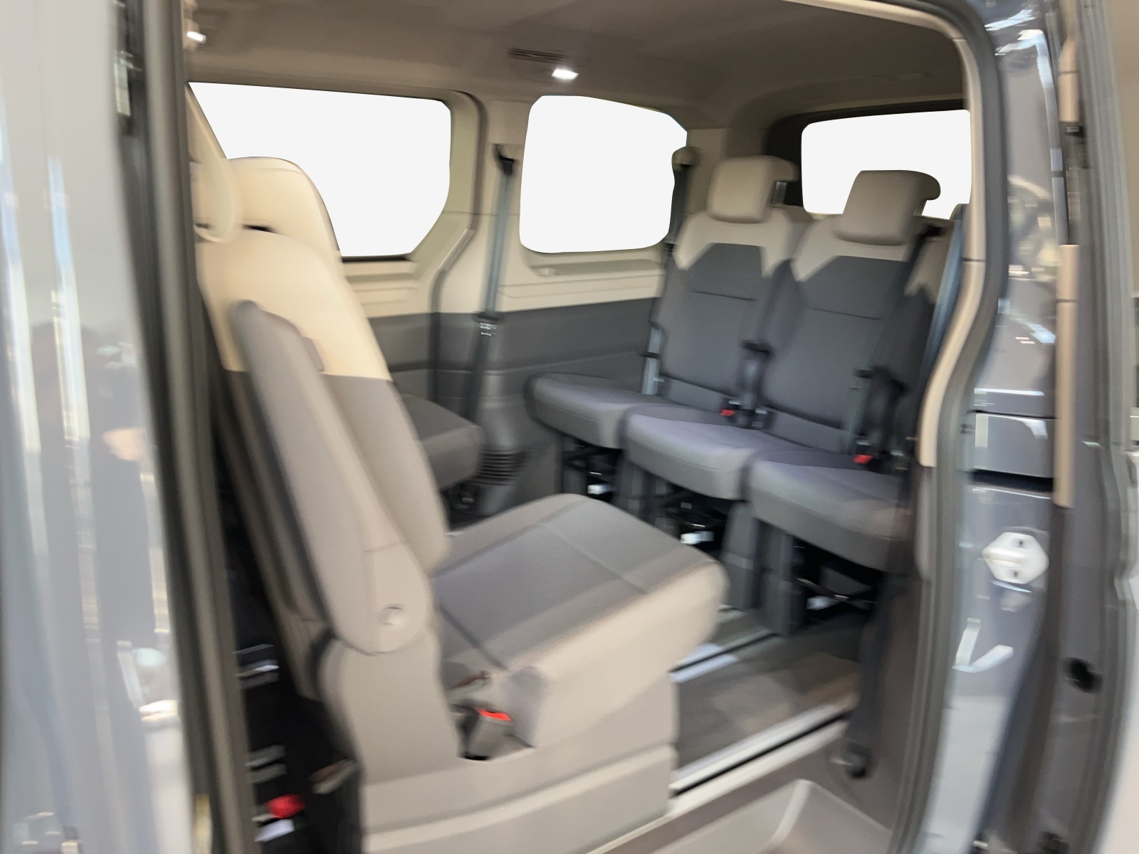 VW Multivan 2.0 TDI Trend Liberty DSG-image-4