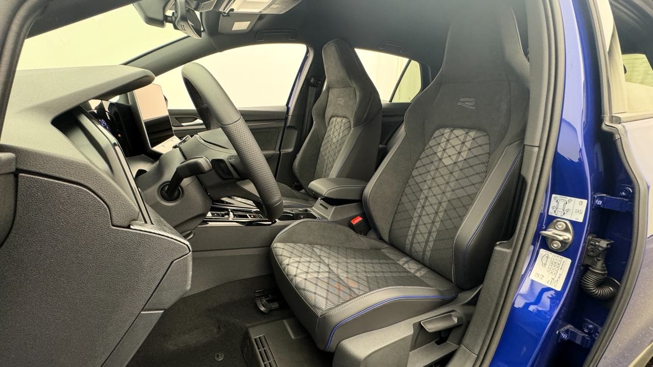 VW Golf 1.5 e TSI mHEV R-Line DSG-image-4