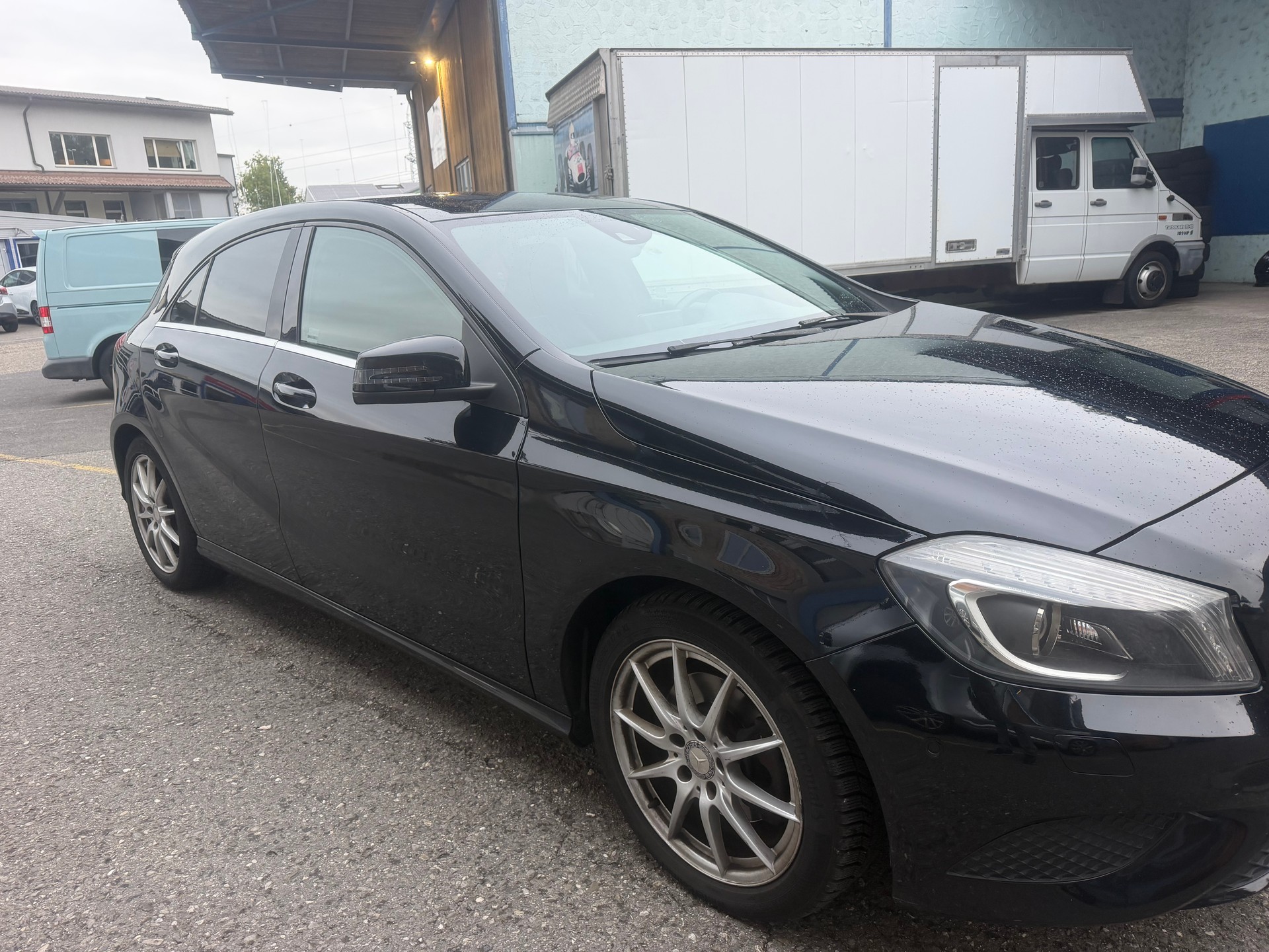MERCEDES-BENZ A 180 7G-DCT-image-8
