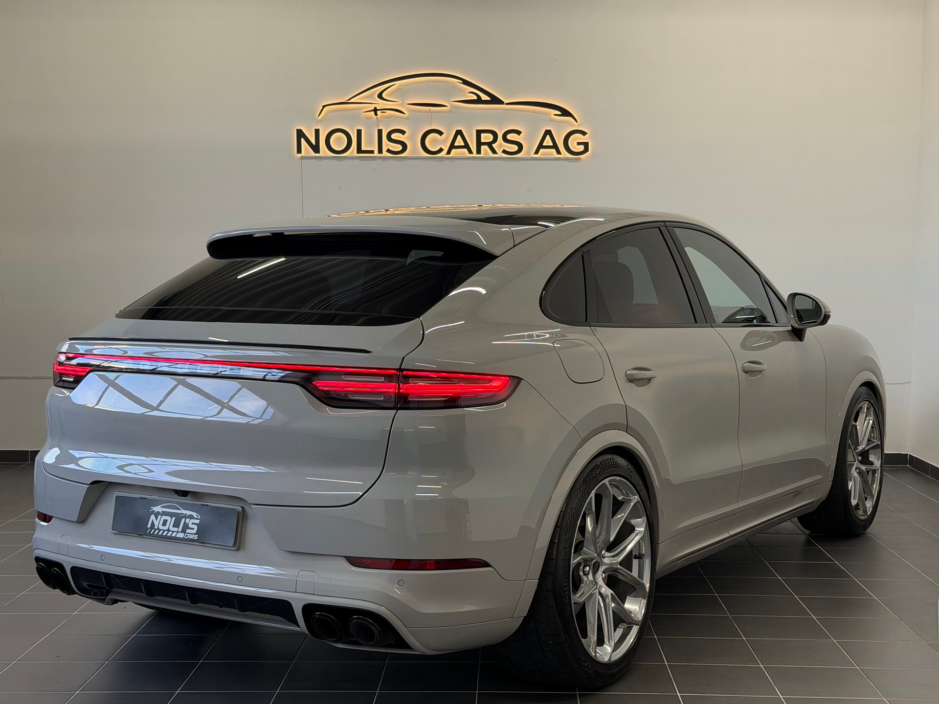 PORSCHE Cayenne Coupé E-Hybrid Platinum Edition-image-5