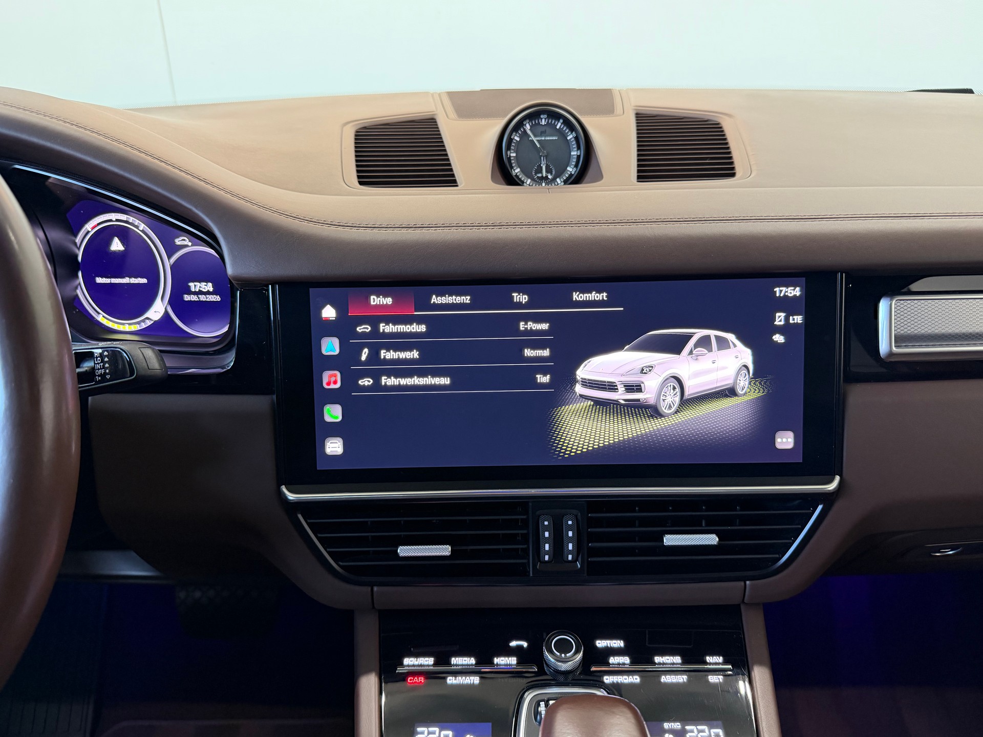 PORSCHE Cayenne Coupé E-Hybrid Platinum Edition-image-13