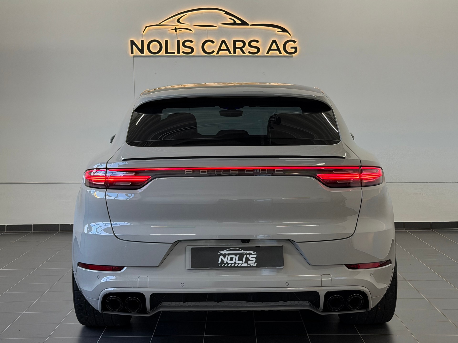 PORSCHE Cayenne Coupé E-Hybrid Platinum Edition-image-4