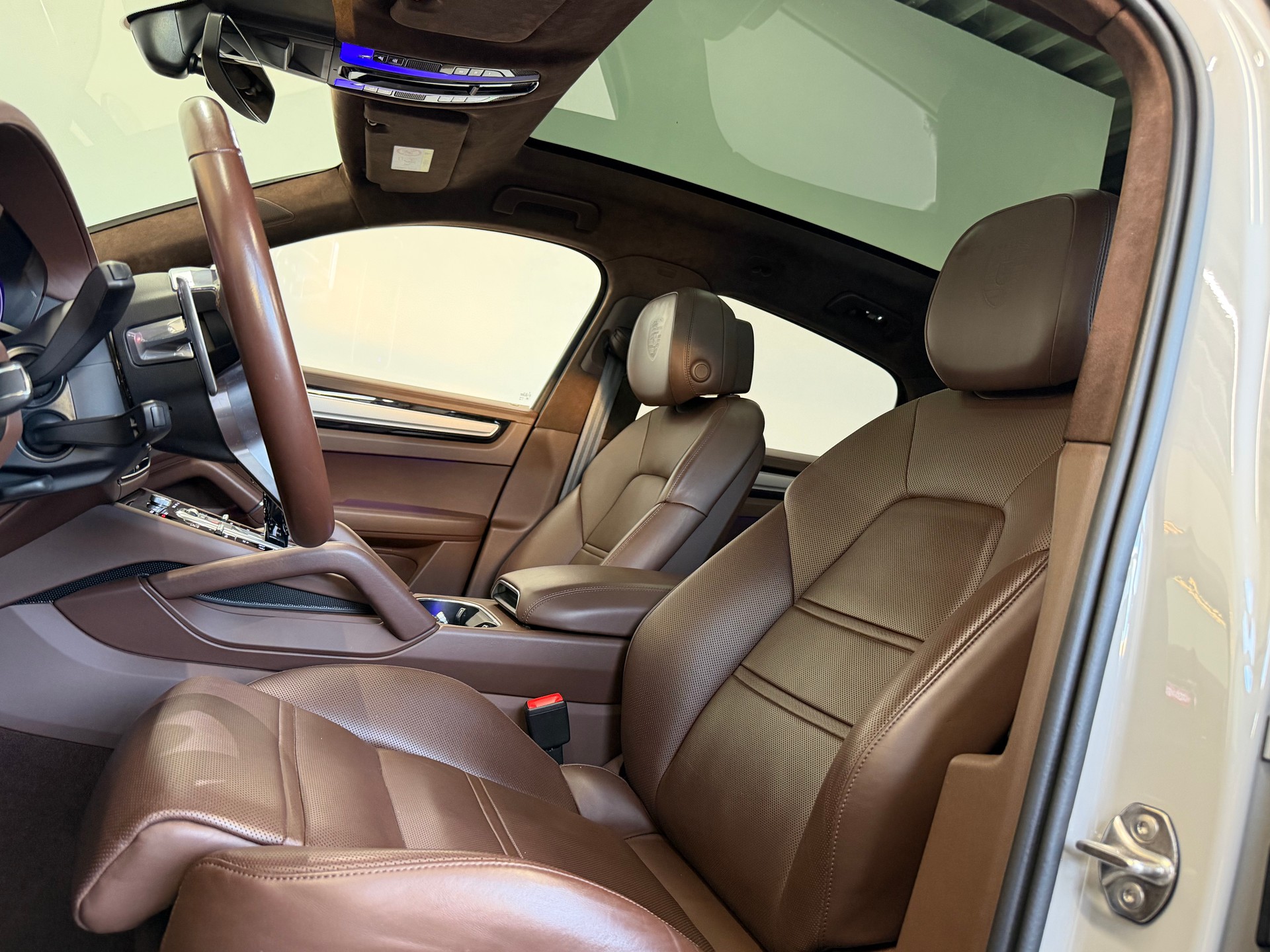 PORSCHE Cayenne Coupé E-Hybrid Platinum Edition-image-10