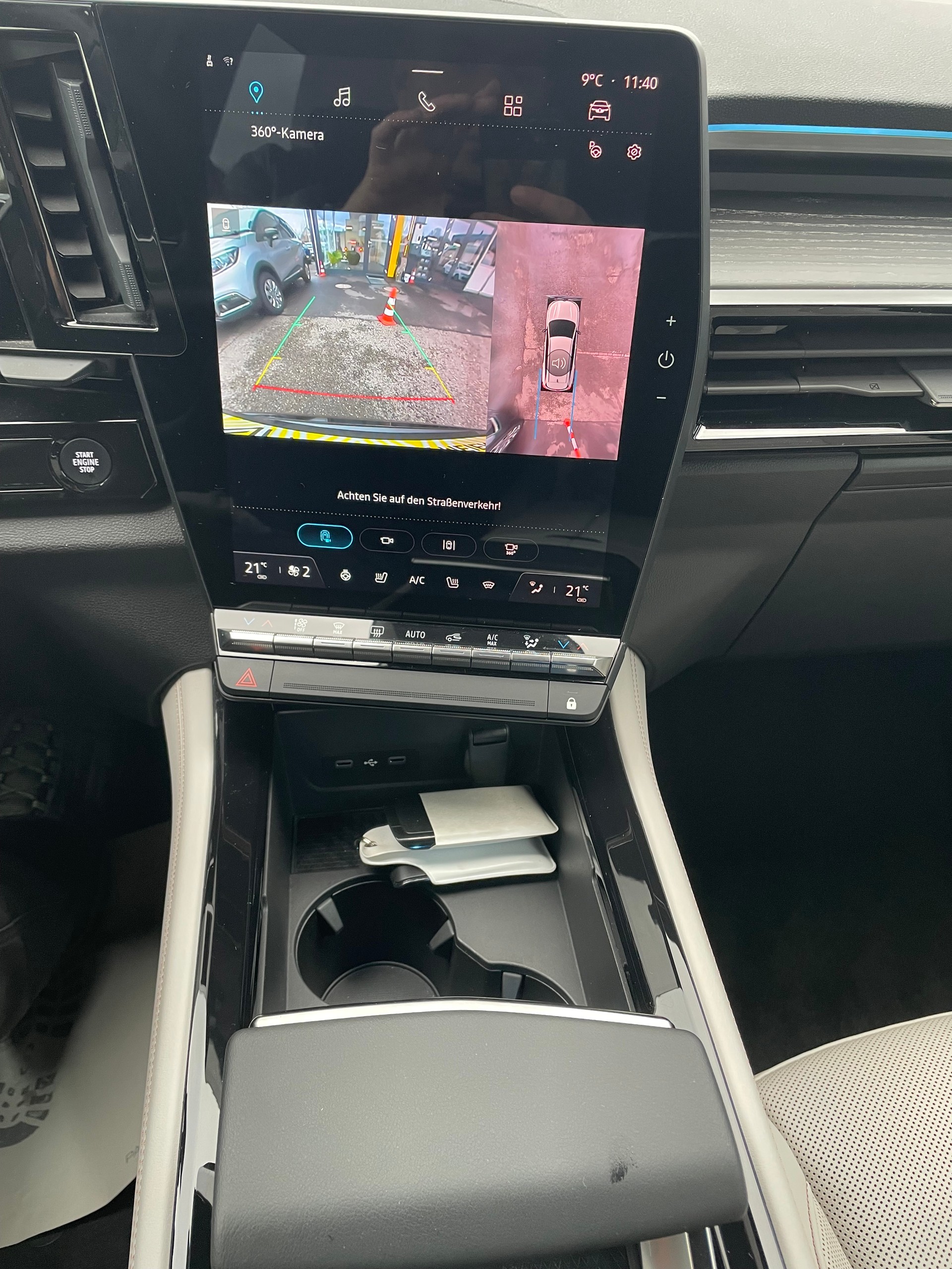 RENAULT Espace 1.2 E-Tech 200 Iconic-image-12