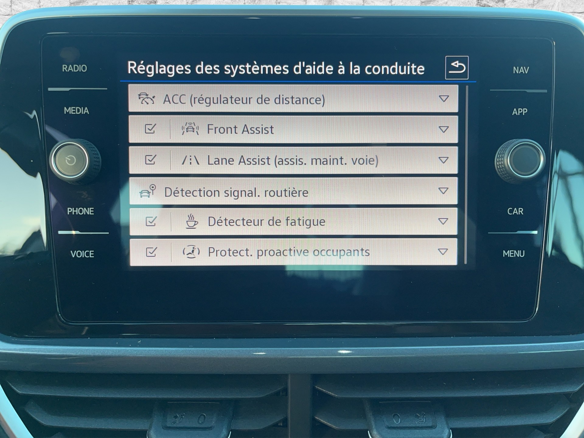 VW T-Roc 2.0 TSI Style DSG 4Motion-image-11