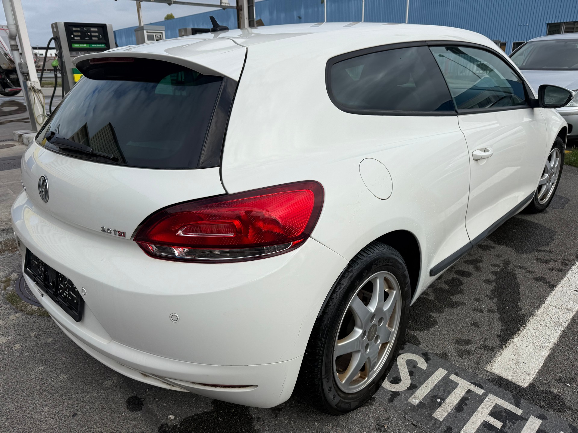 VW Scirocco 2.0 TSI-image-3