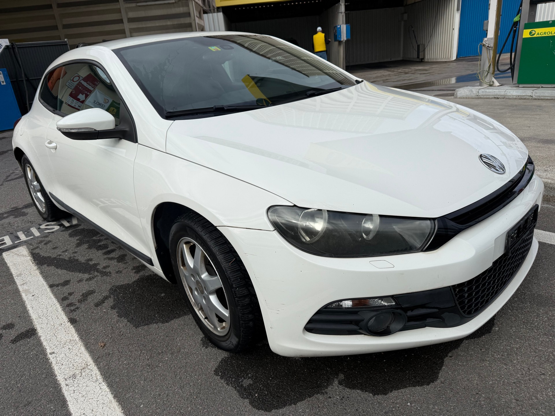 VW Scirocco 2.0 TSI-image-1