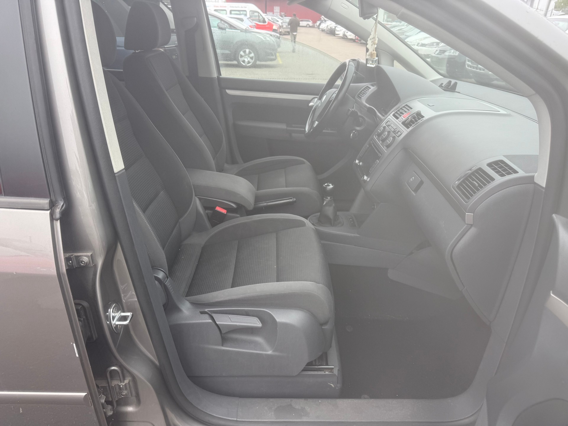 VW Touran 1.4 TSI Trendline-image-3
