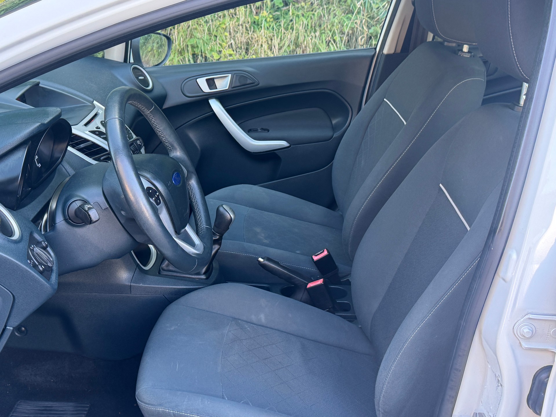 PEUGEOT 208 1.2 PureTech Style-image-11