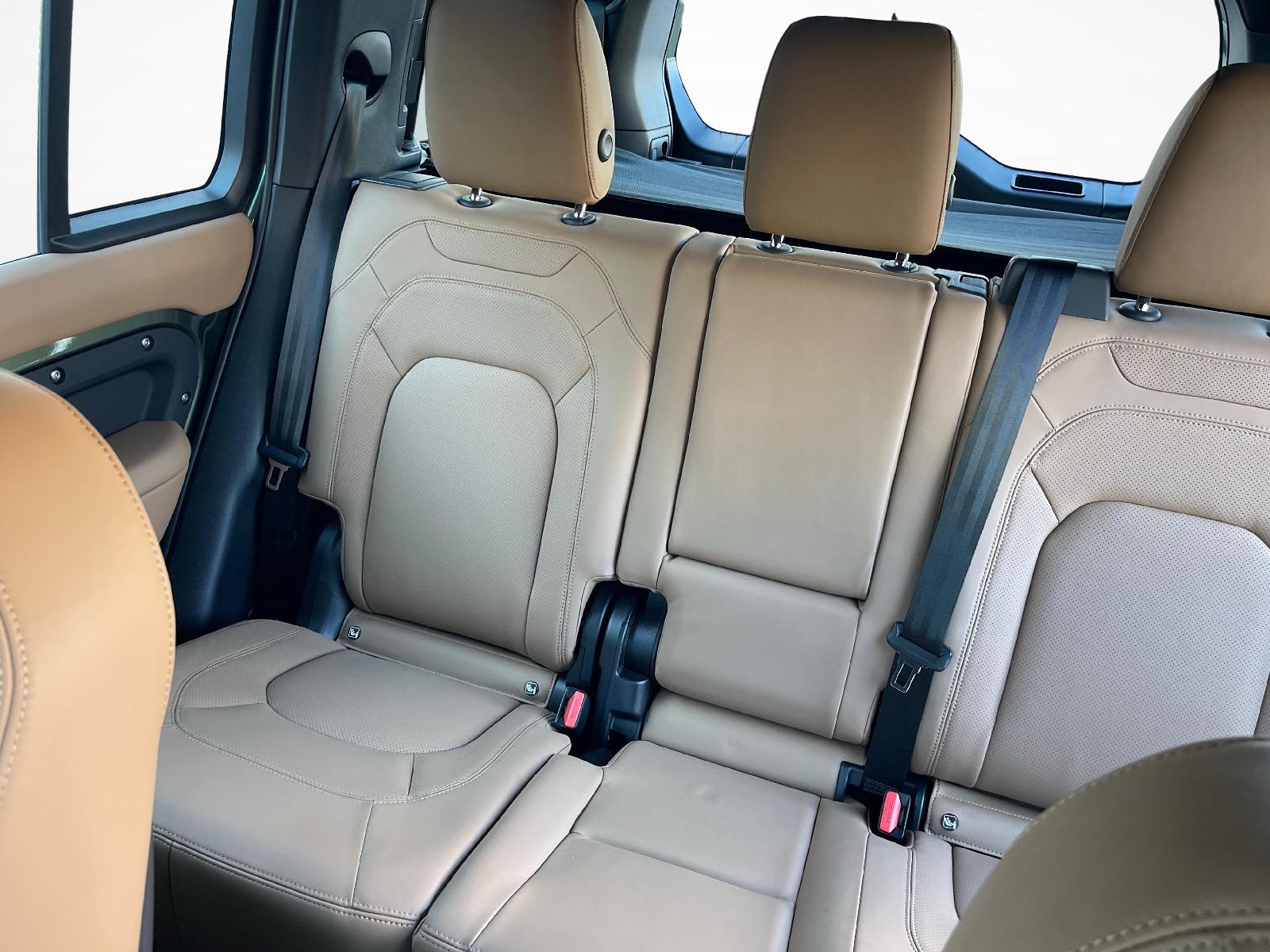 LAND ROVER Defender 110 3.0 D I6 350 X-Dynamic HSE-image-10