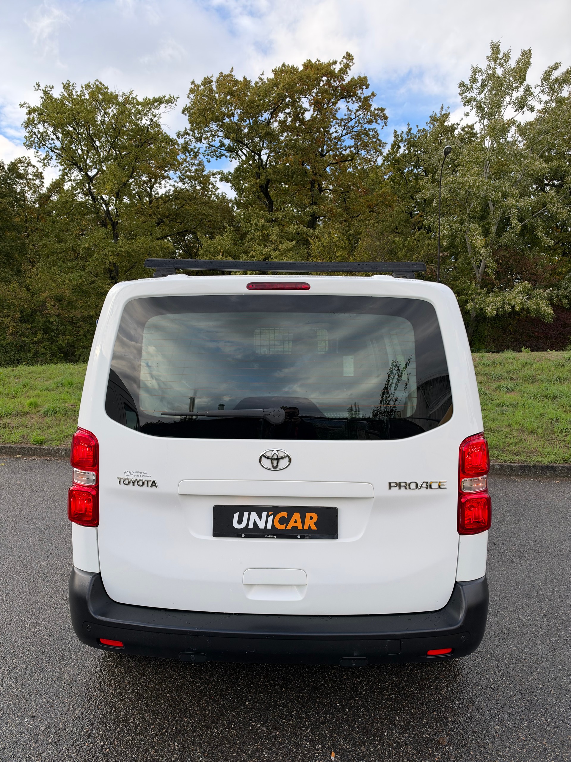 TOYOTA Proace 1.6D Glass Van L1 Terra-image-6