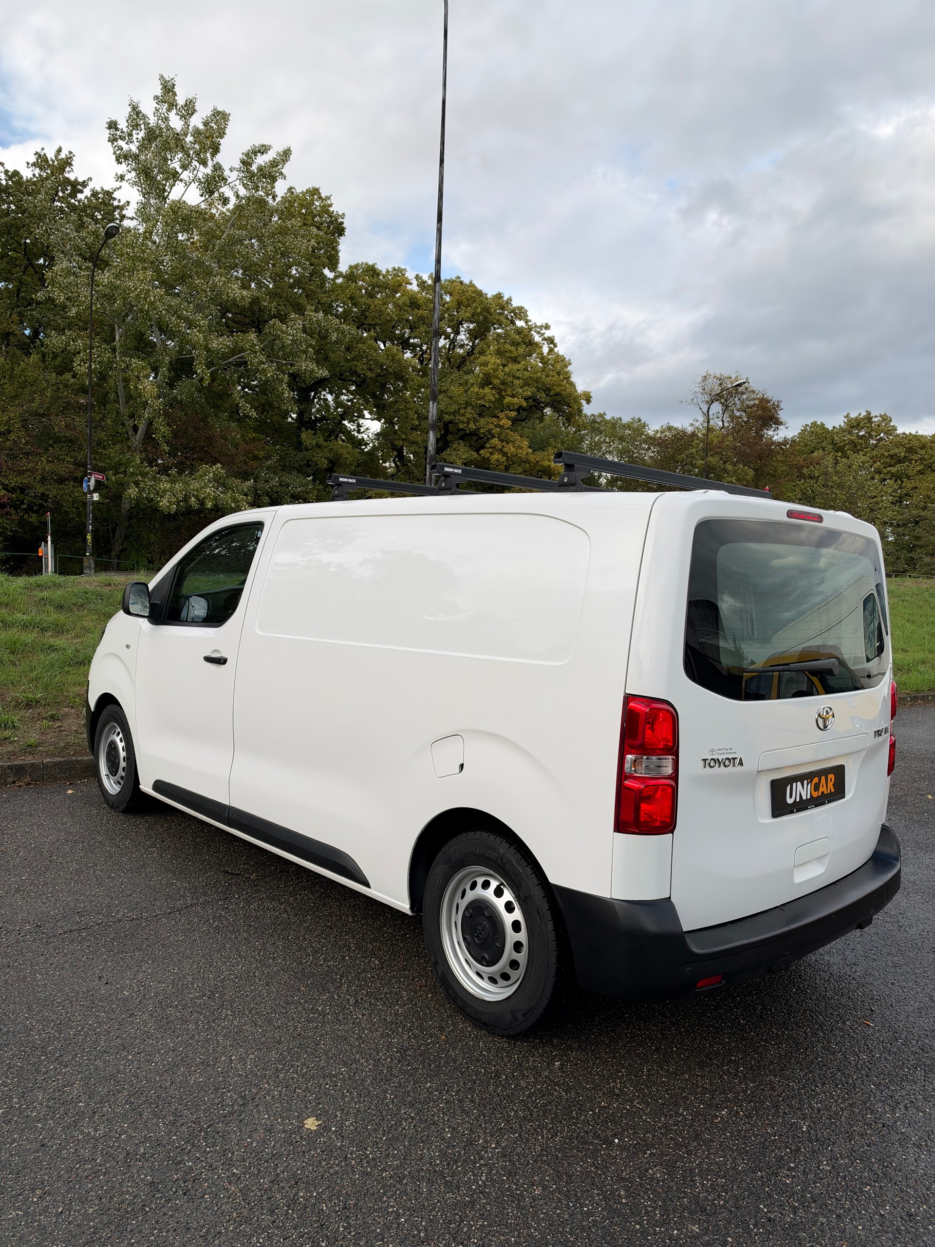TOYOTA Proace 1.6D Glass Van L1 Terra-image-5