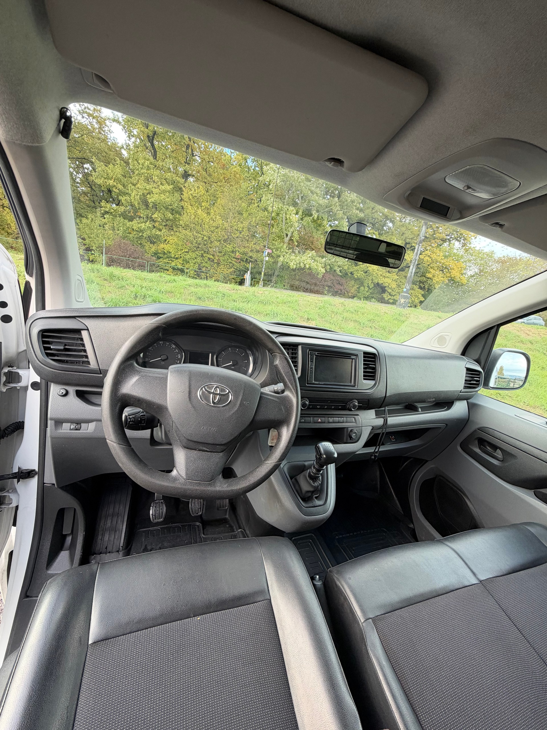 TOYOTA Proace 1.6D Glass Van L1 Terra-image-8