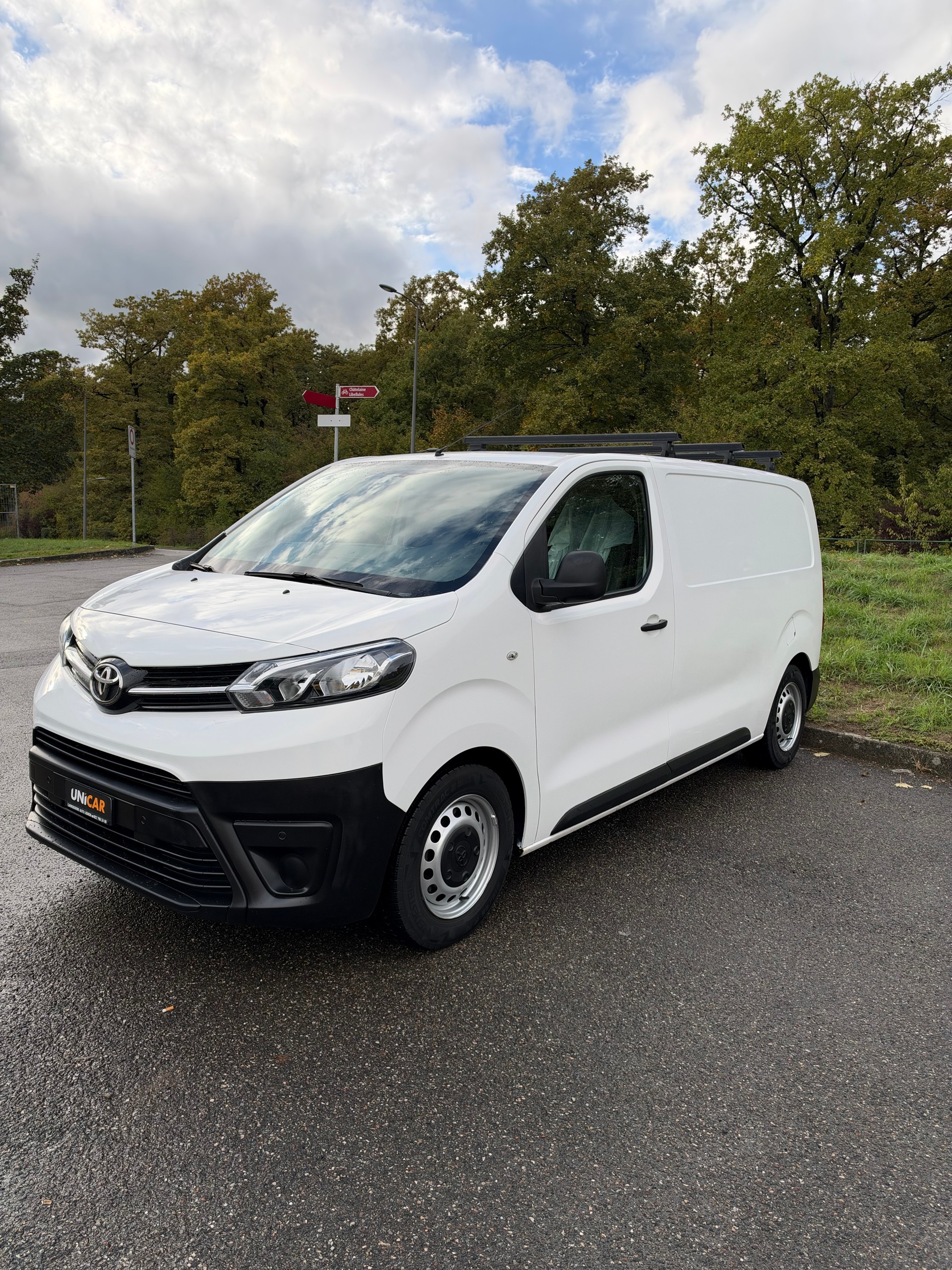 TOYOTA Proace 1.6D Glass Van L1 Terra-image-3