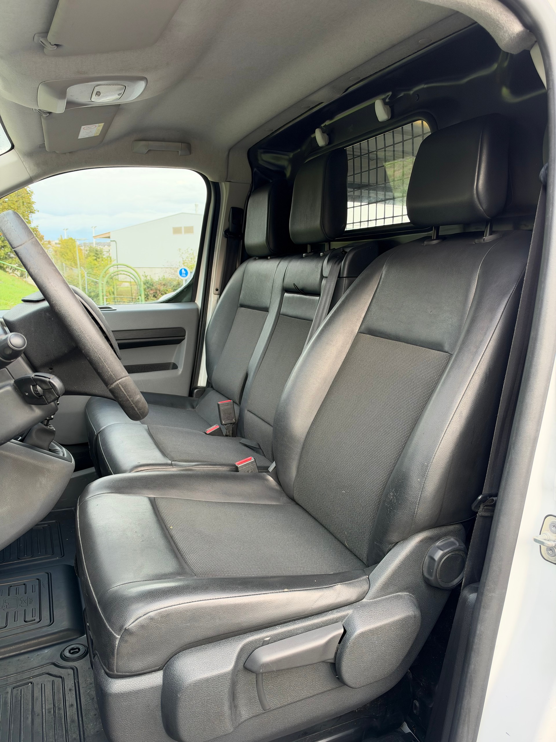 TOYOTA Proace 1.6D Glass Van L1 Terra-image-12