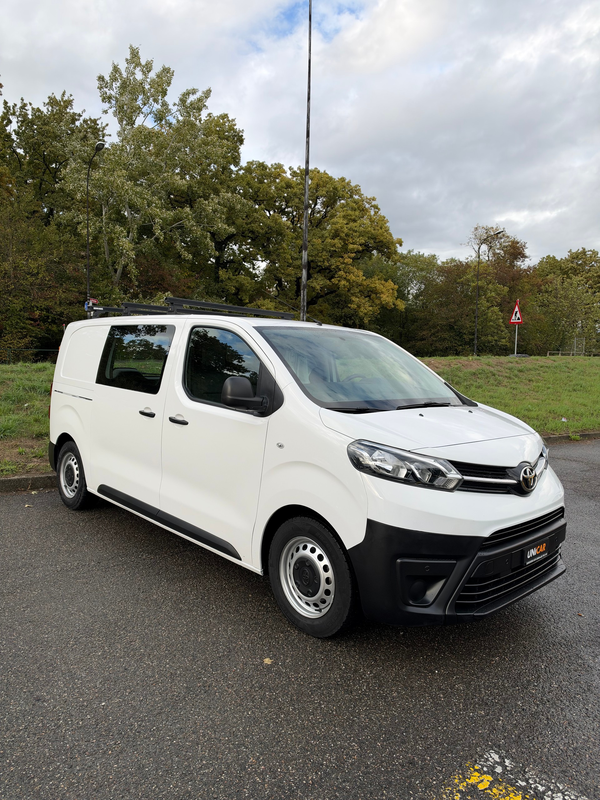 TOYOTA Proace 1.6D Glass Van L1 Terra-image-1