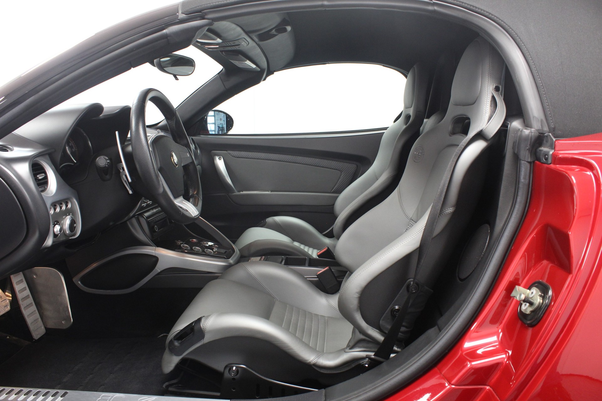 ALFA ROMEO 8C Spider-image-6