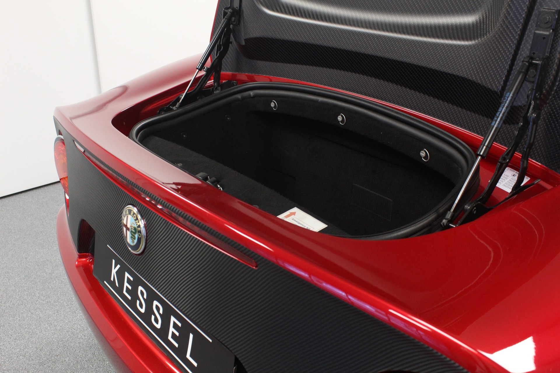 ALFA ROMEO 8C Spider-image-11