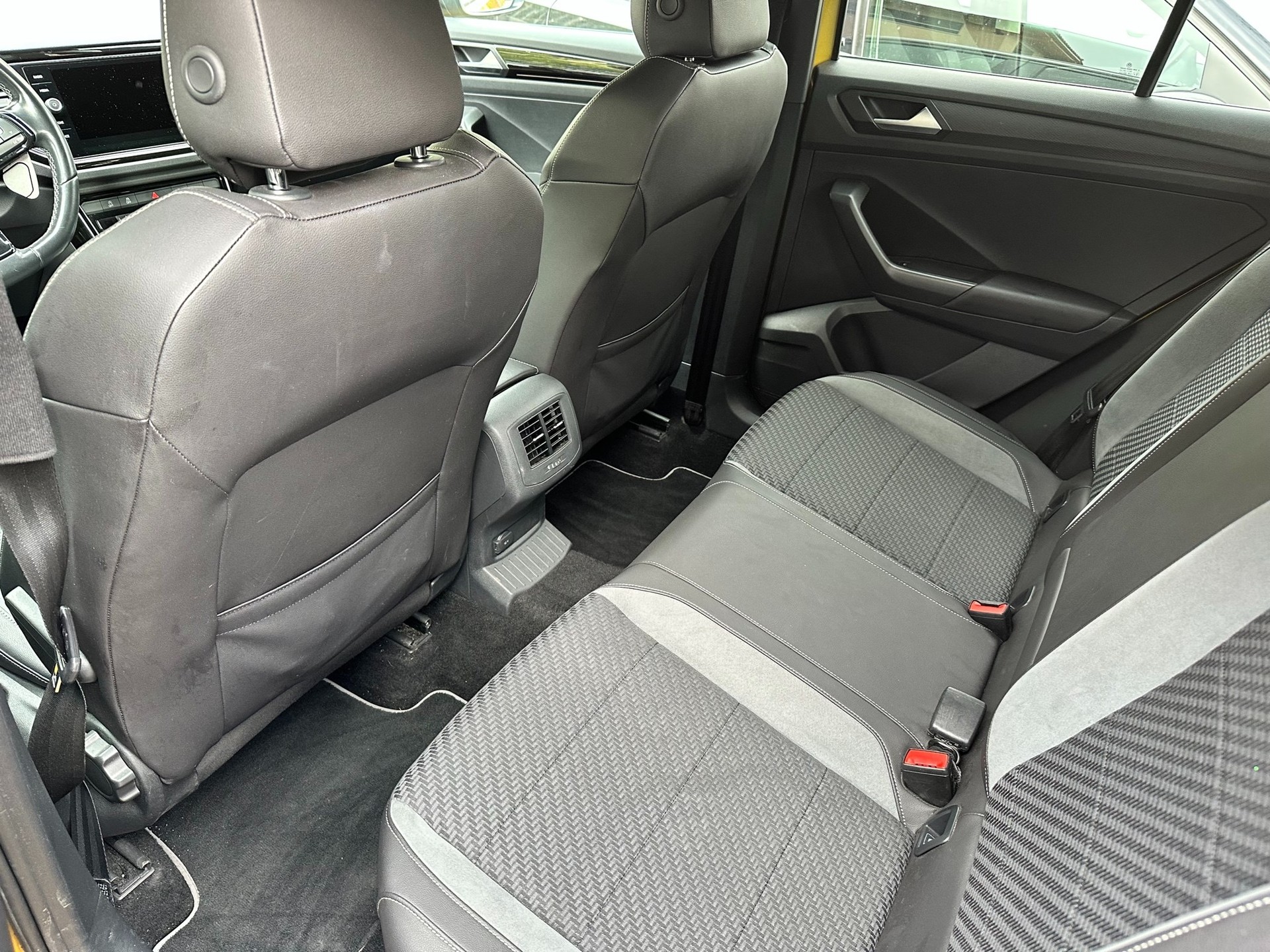 VW T-Roc 2.0 TSI R DSG 4Motion-image-8