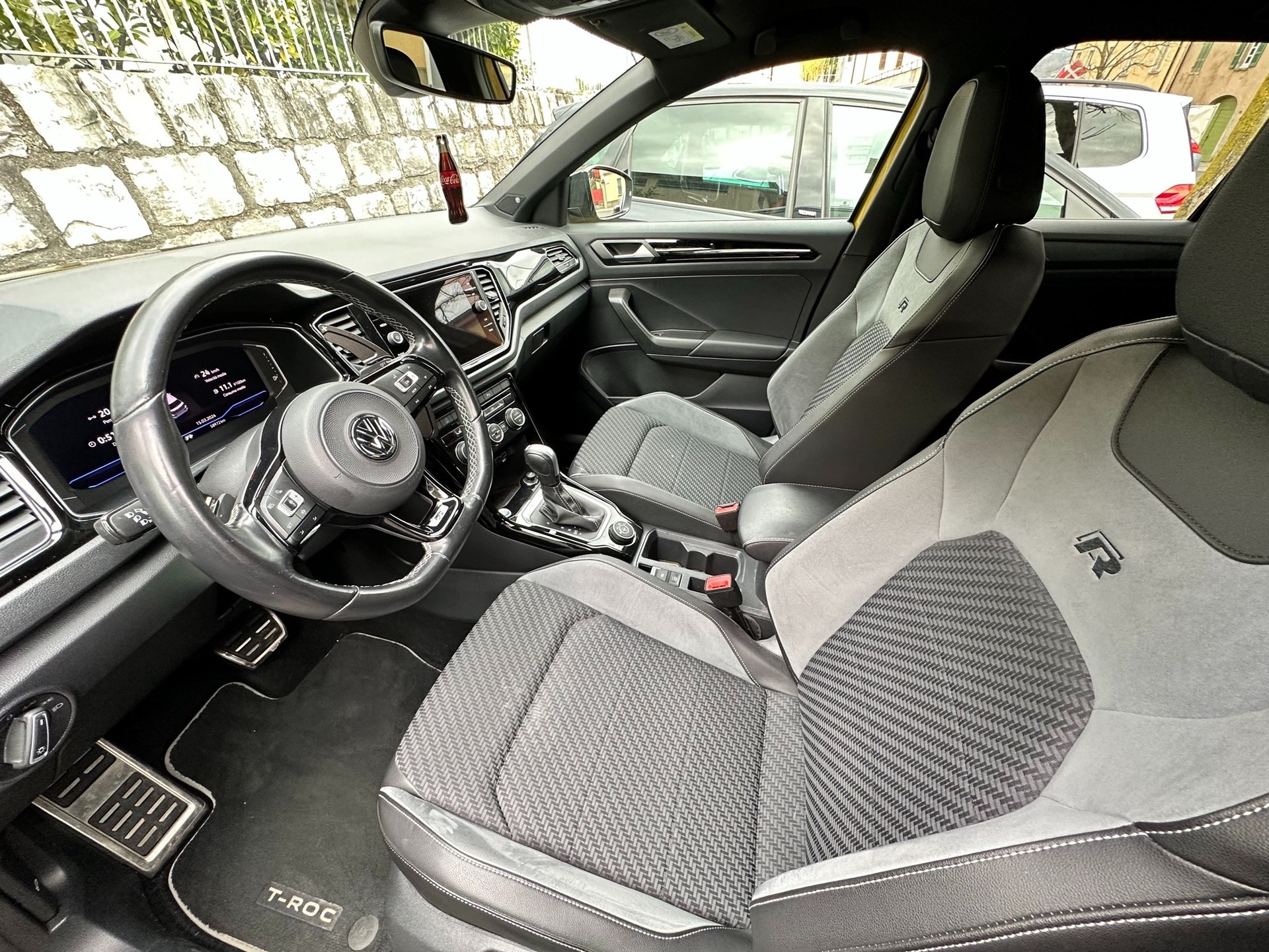 VW T-Roc 2.0 TSI R DSG 4Motion-image-4