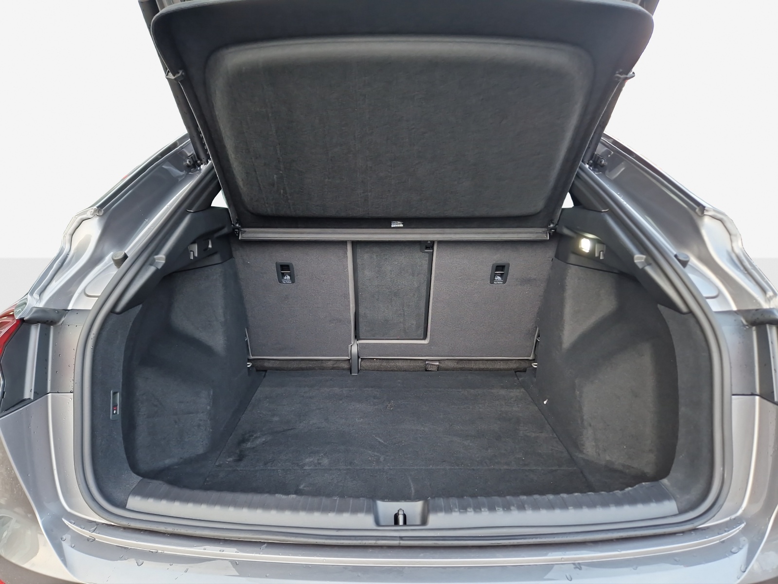 AUDI Q4 Sportback e-tron 50 quattro-image-4