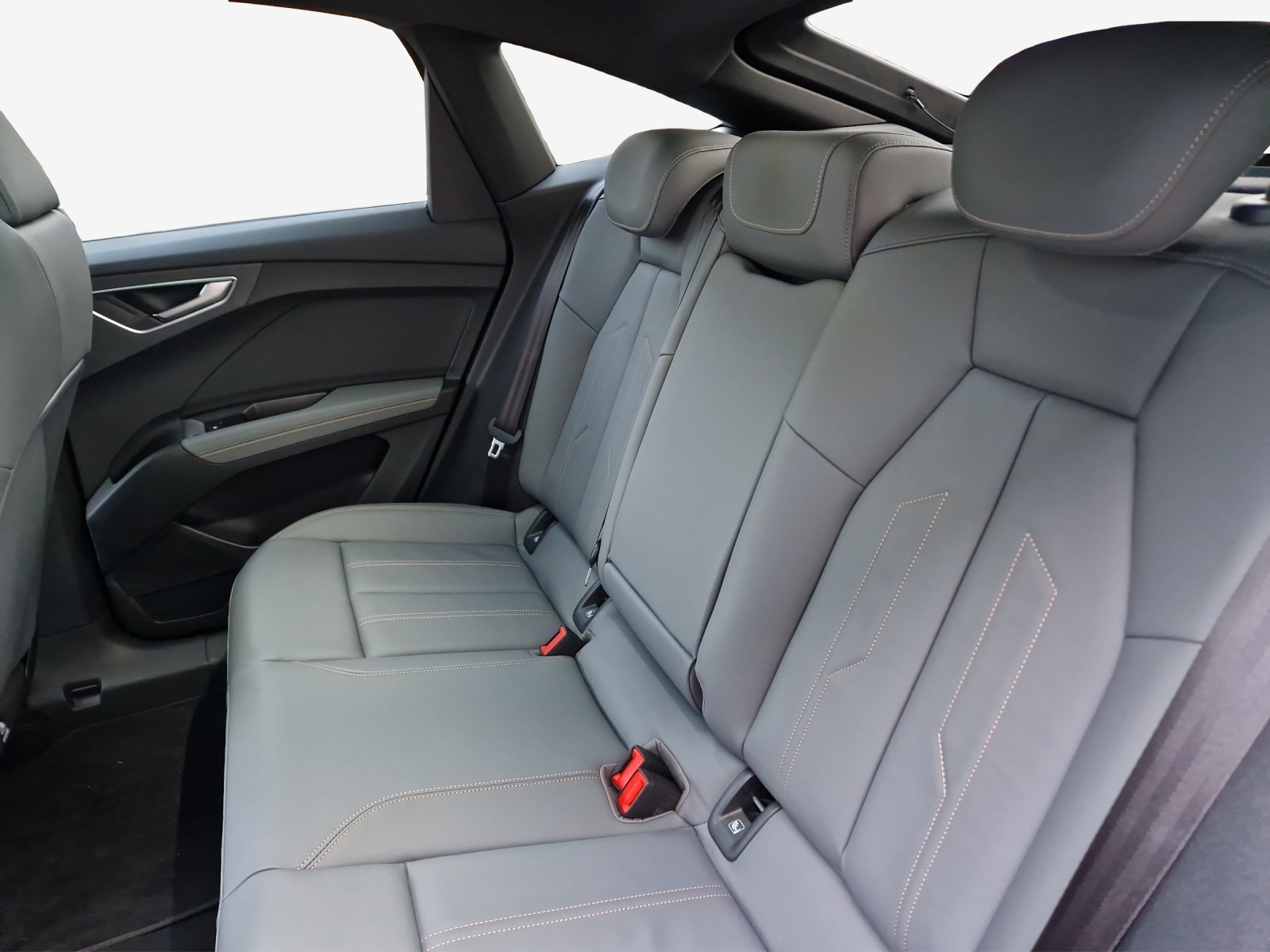 AUDI Q4 Sportback e-tron 50 quattro-image-9