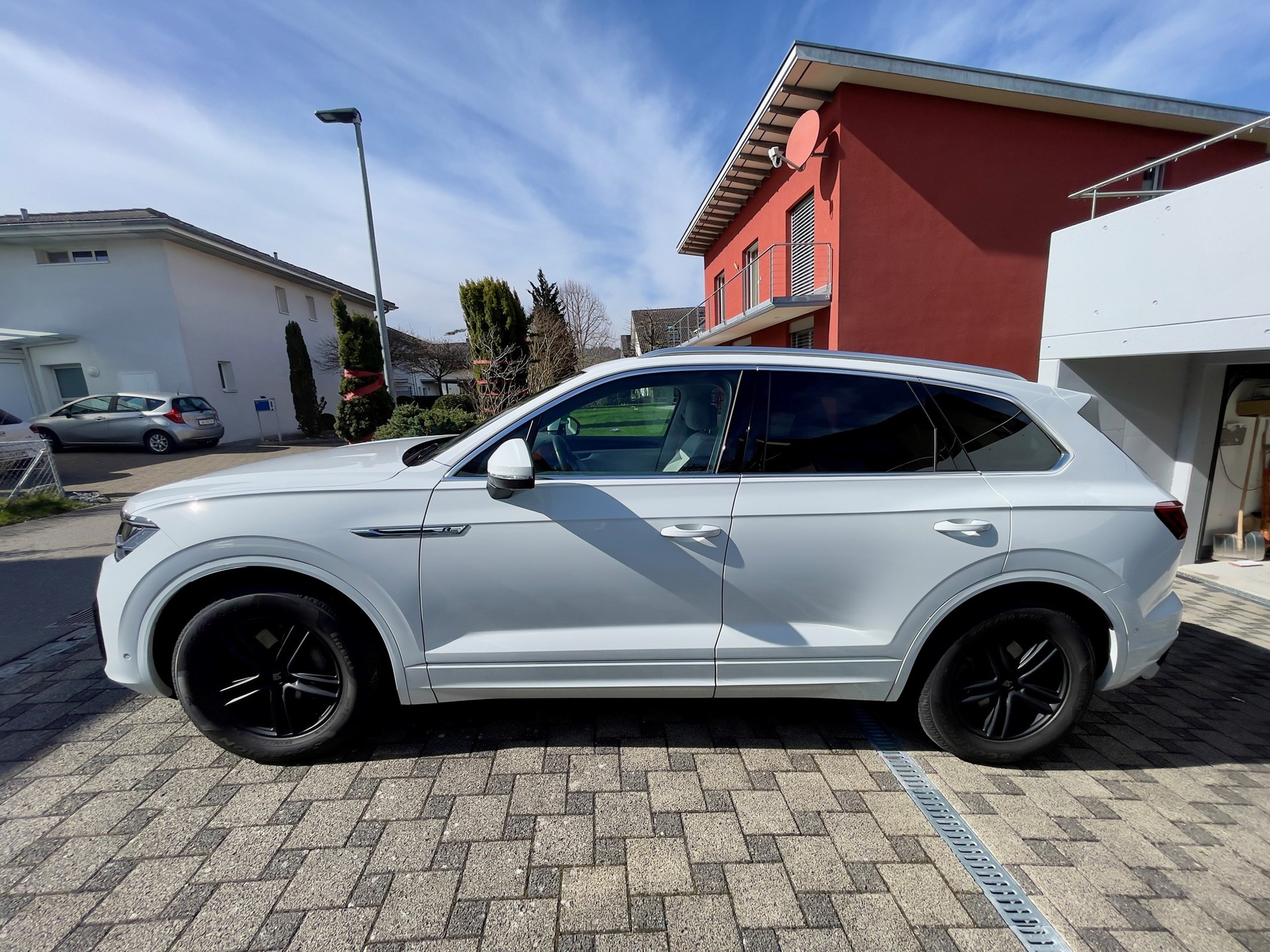 VW Touareg 3.0 TDI R Line Tiptronic-image-2