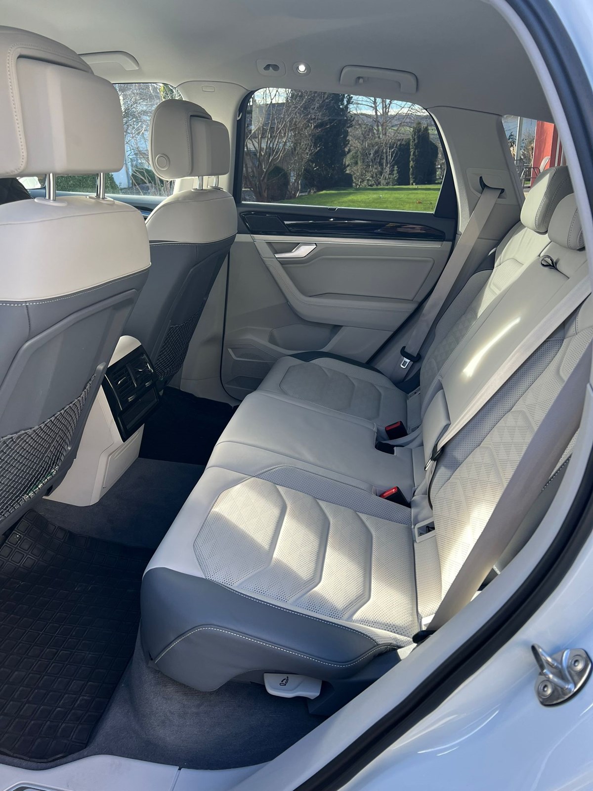 VW Touareg 3.0 TDI R Line Tiptronic-image-13