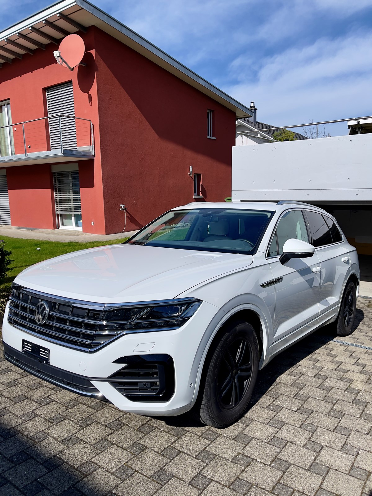 VW Touareg 3.0 TDI R Line Tiptronic-image-1