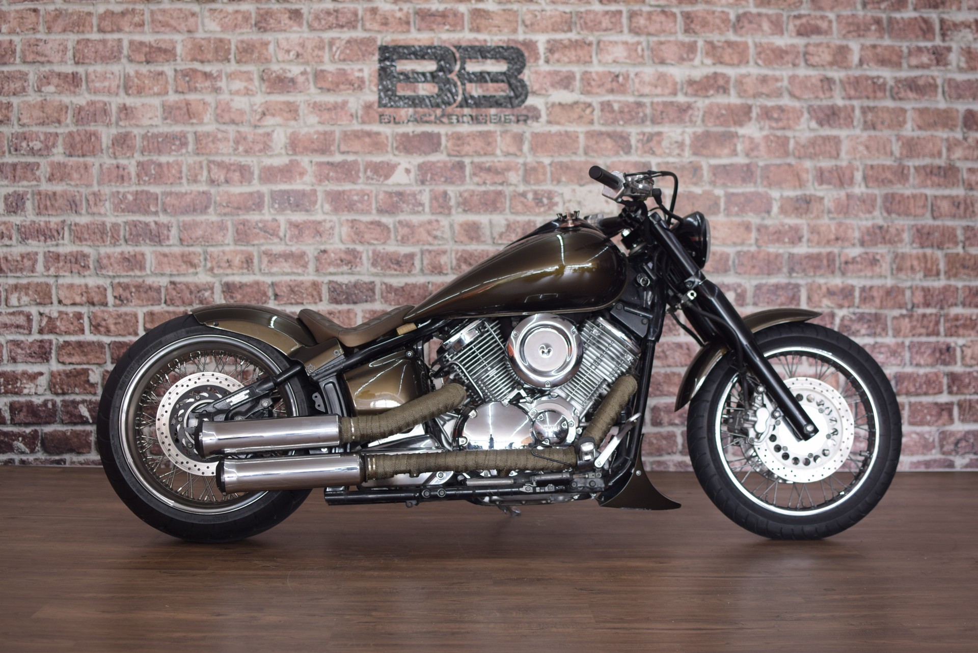 YAMAHA XVS 1100 Drag Star-showroom-element-1