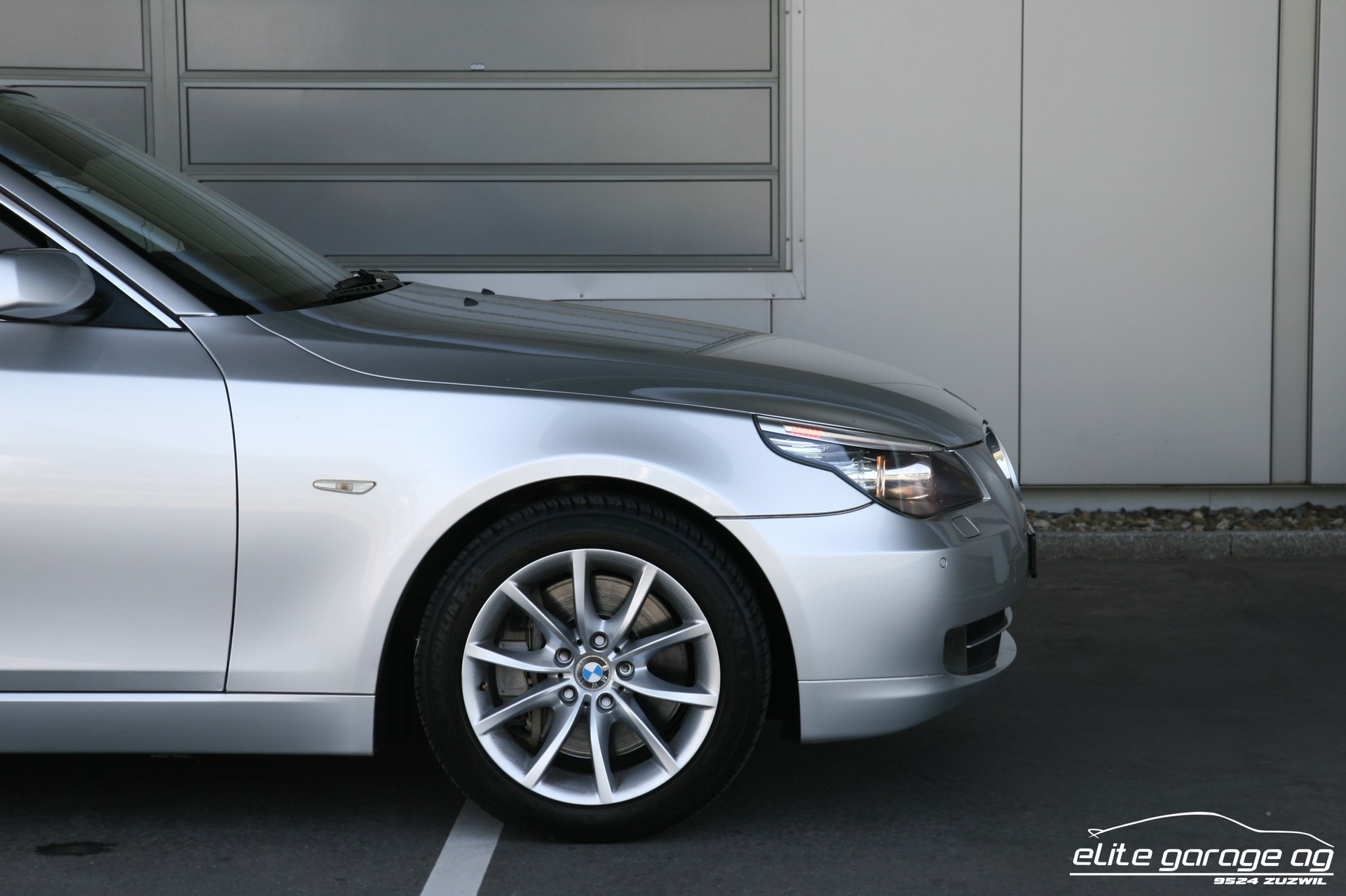 BMW 550i Touring Steptronic-image-9