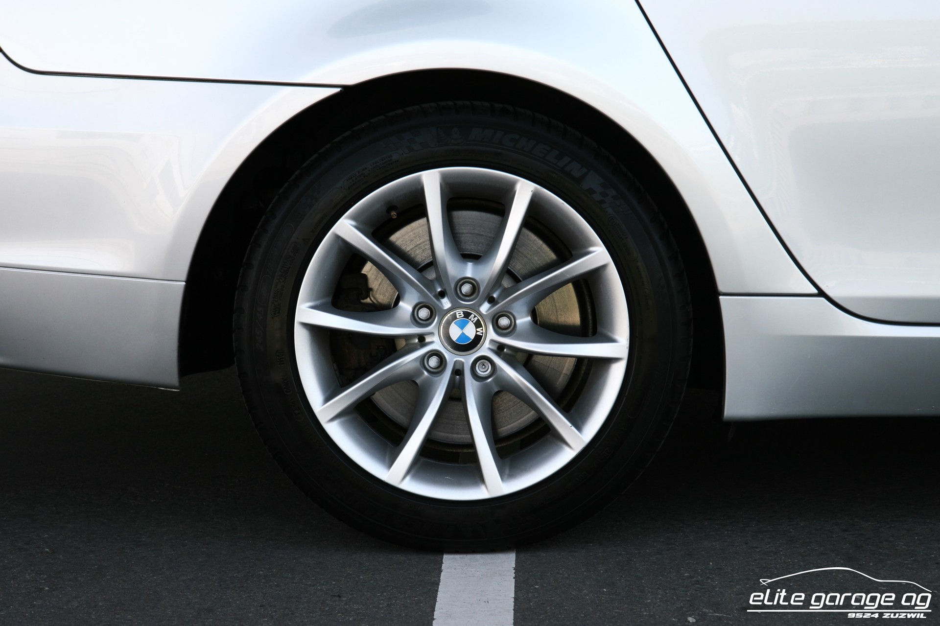 BMW 550i Touring Steptronic-image-11