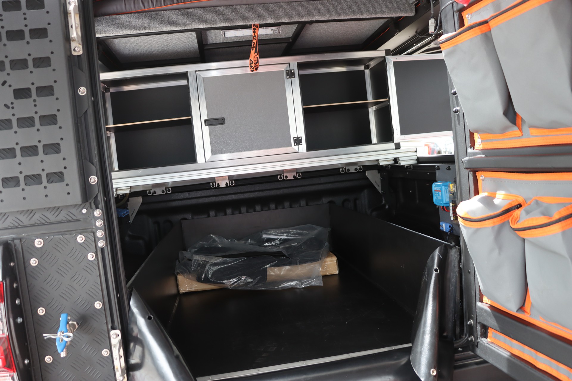 TOYOTA Hilux 2.8D-4D Invincible Double Cab 4x4 A-image-21