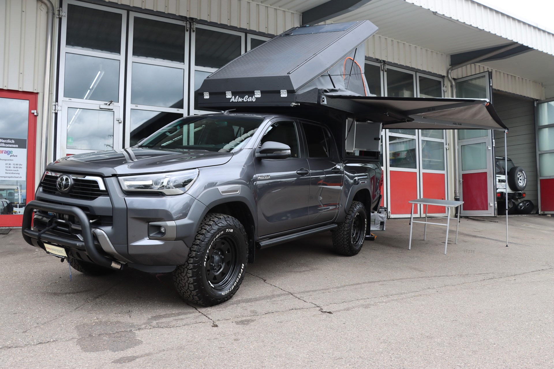 TOYOTA Hilux 2.8D-4D Invincible Double Cab 4x4 A-image-16