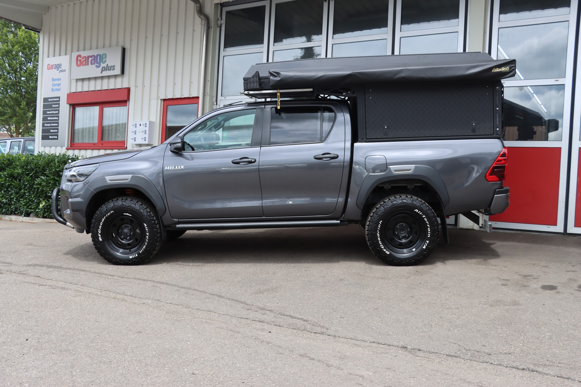 TOYOTA Hilux 2.8D-4D Invincible Double Cab 4x4 A-image-5
