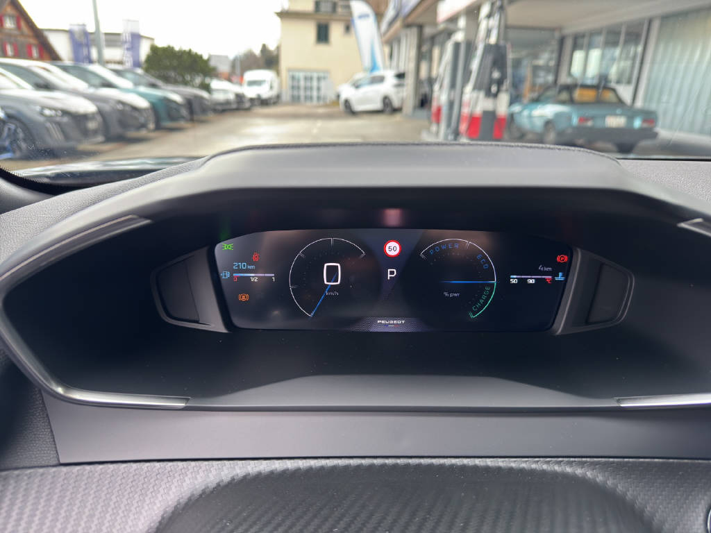 PEUGEOT 2008 1.2 Hybrid Allure-image-5