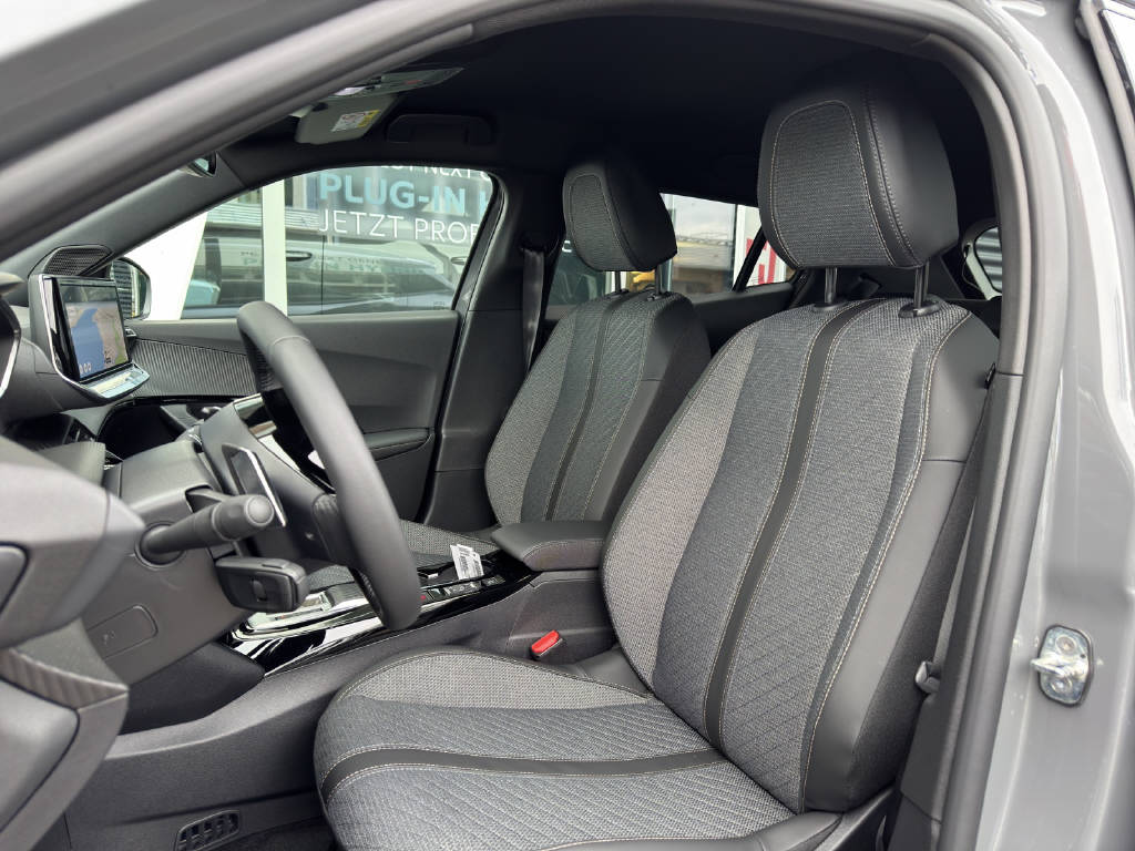PEUGEOT 2008 1.2 Hybrid Allure-image-4