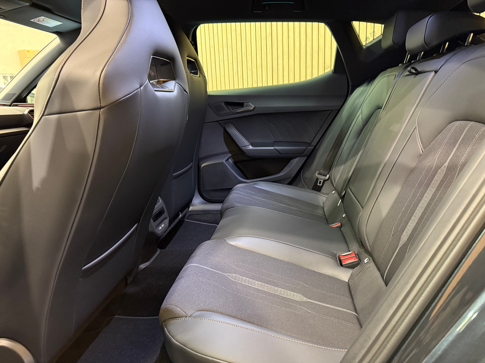 CUPRA 1,5 eTSI MHEV DSG FR-image-6