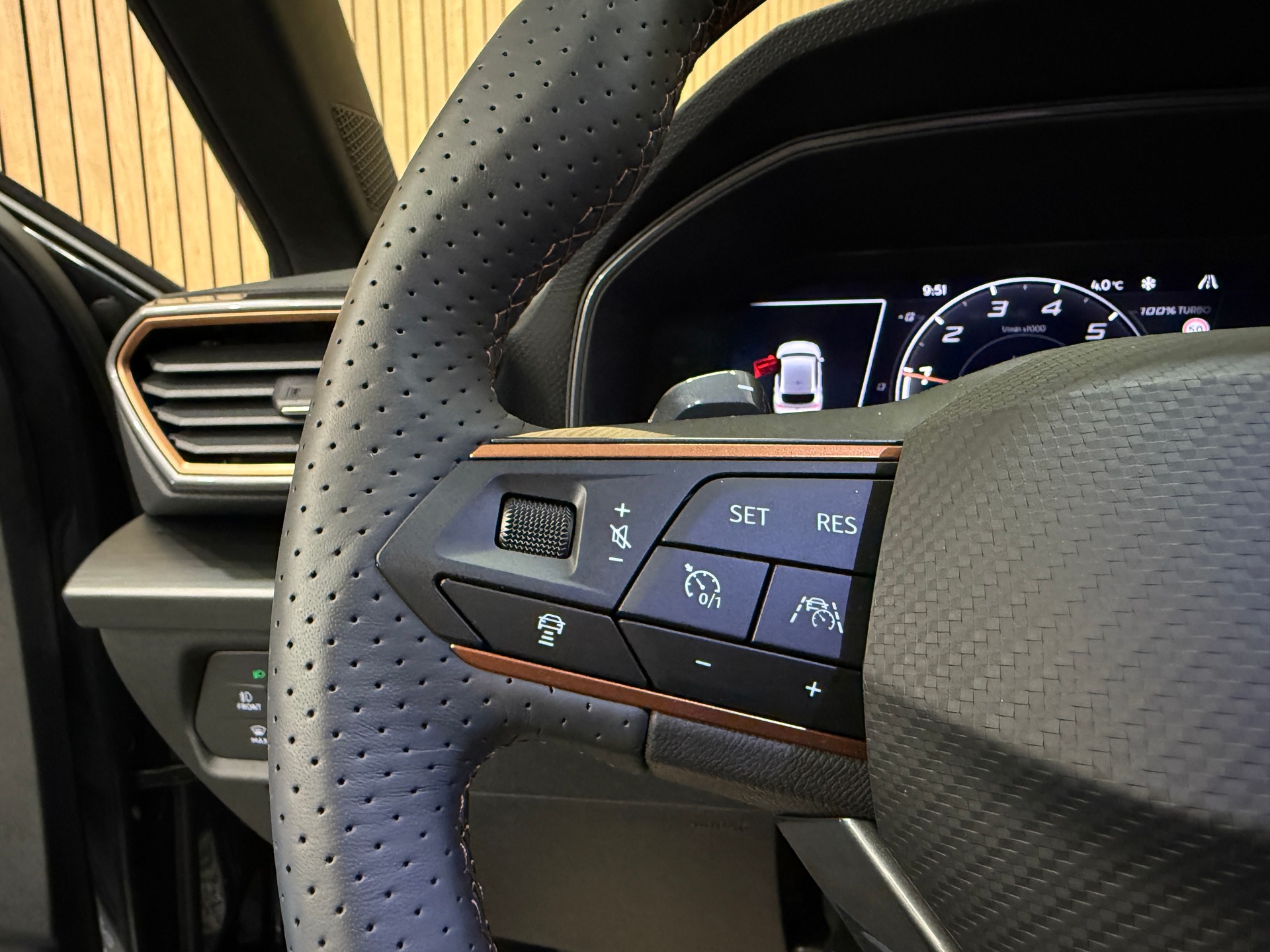 CUPRA 1,5 eTSI MHEV DSG FR-image-11