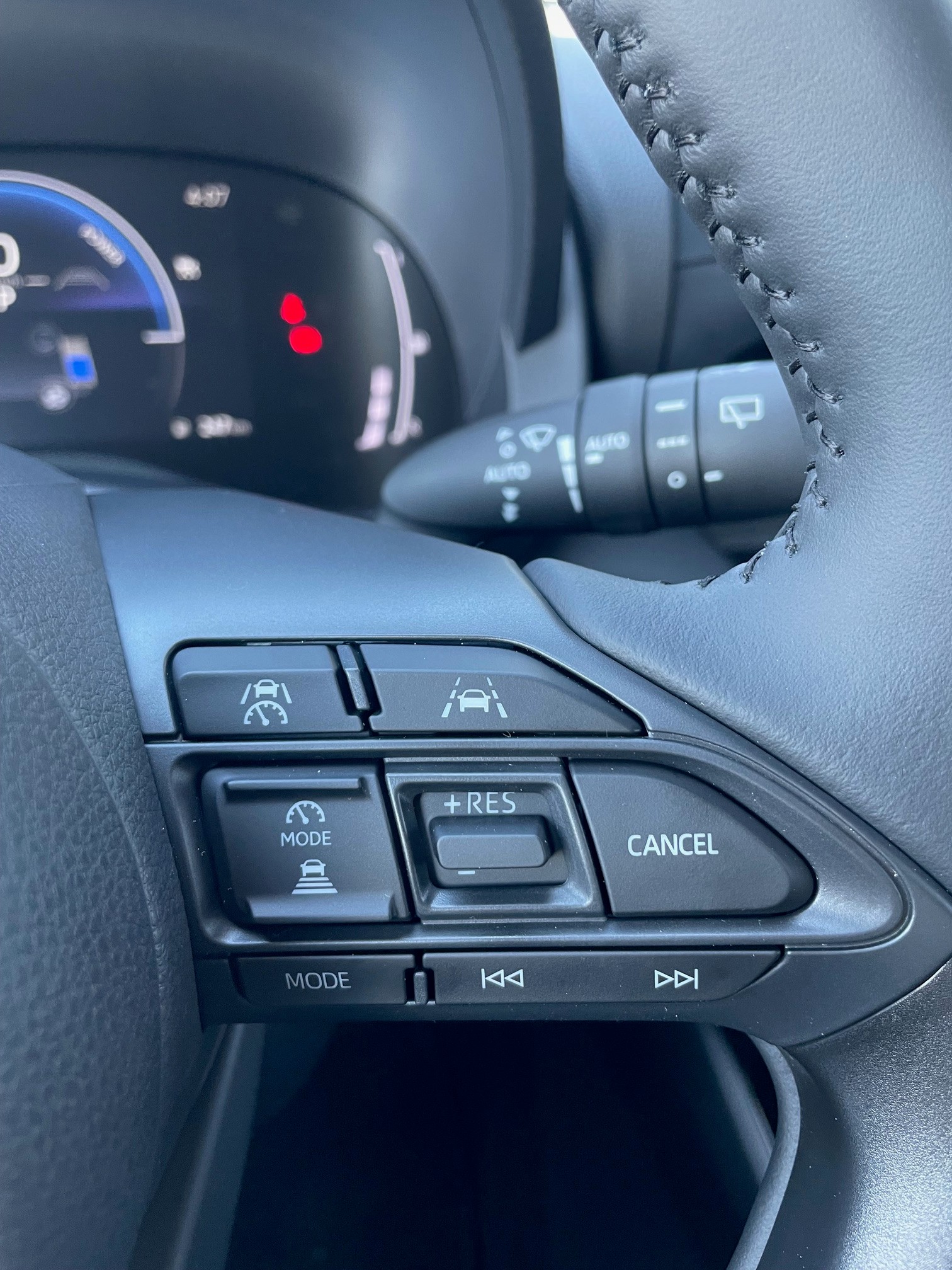 TOYOTA Yaris 1.5 Trend e-CVT-image-16